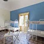 Sunshine Hostal *