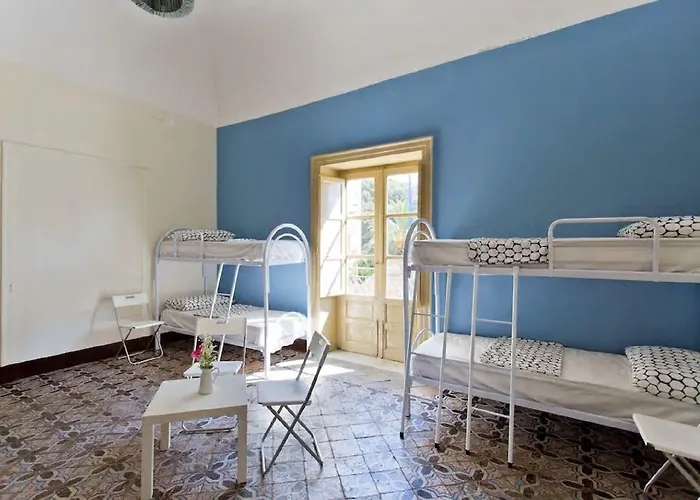 Sunshine Hostel *